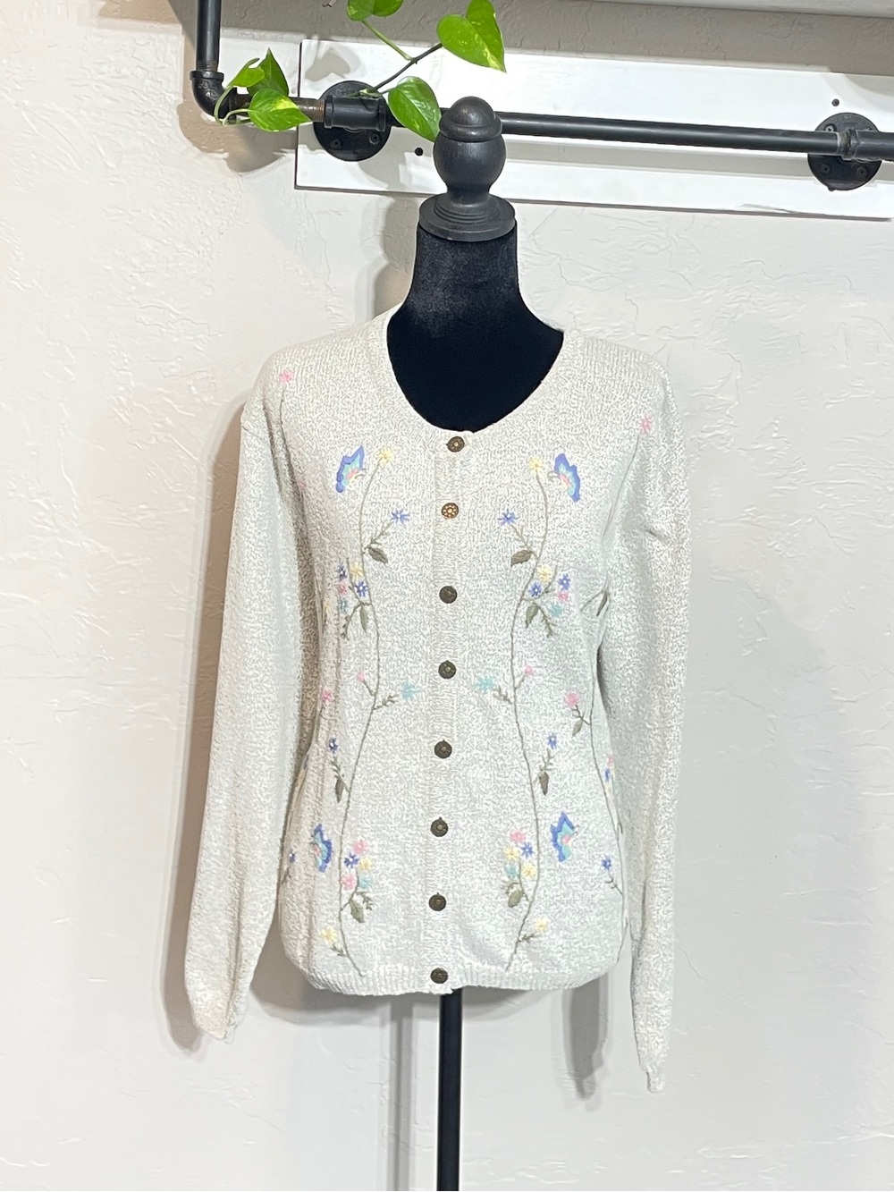 NORTHERN REFLECTIONS Vintage heathered knit cardigan with floral and butterfly